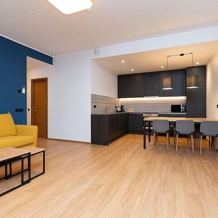 Self-Check-In 2 Bedroom Apartment With A Terrace And Free Parking Tallinn Buitenkant foto